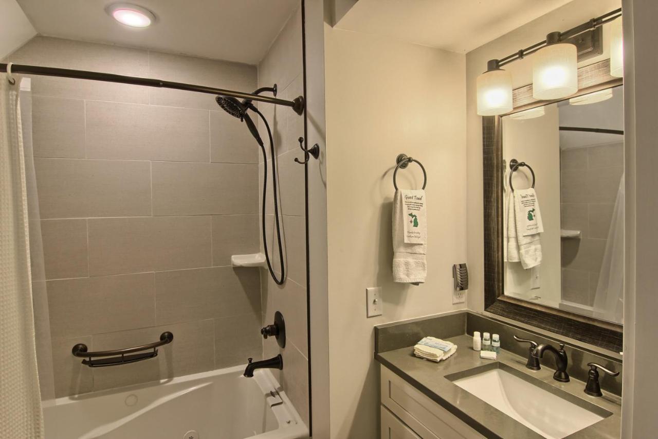 Water Street Inn Boyne City Ngoại thất bức ảnh